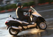 Piaggio MP3 Hybrid